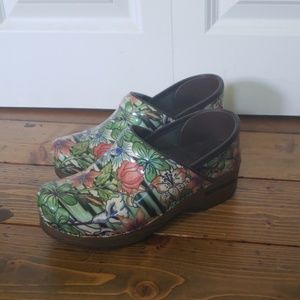 Floral Dansko Pro